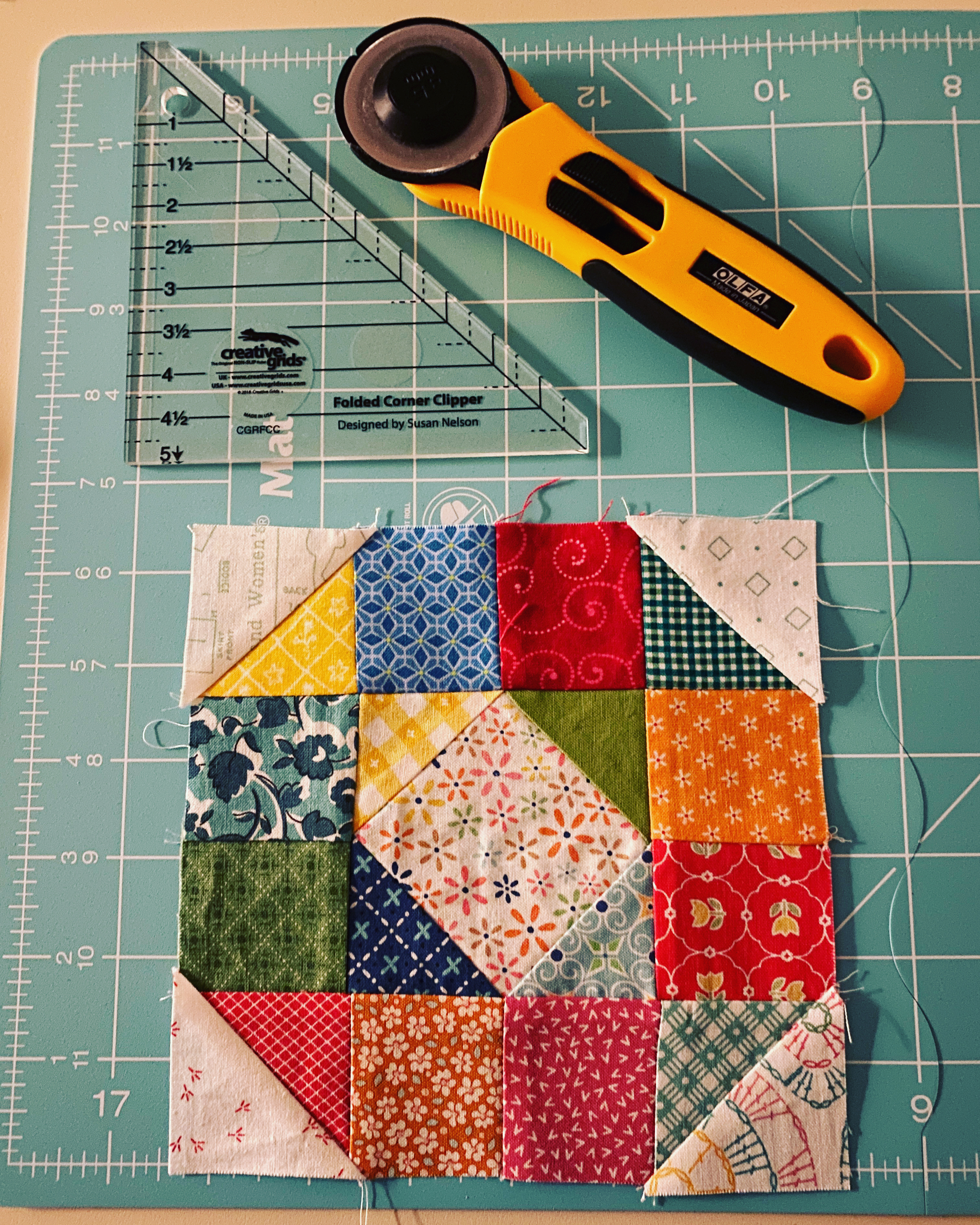 SCRAPPINESS is HAPPINESS Quilt Book by Lori Holt 32 